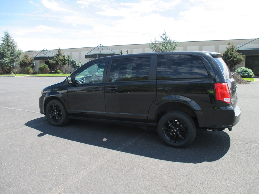 Red Dodge Grand Caravan image number 3
