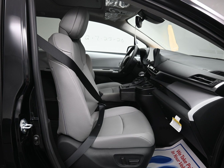 Black Toyota Sienna image number 8