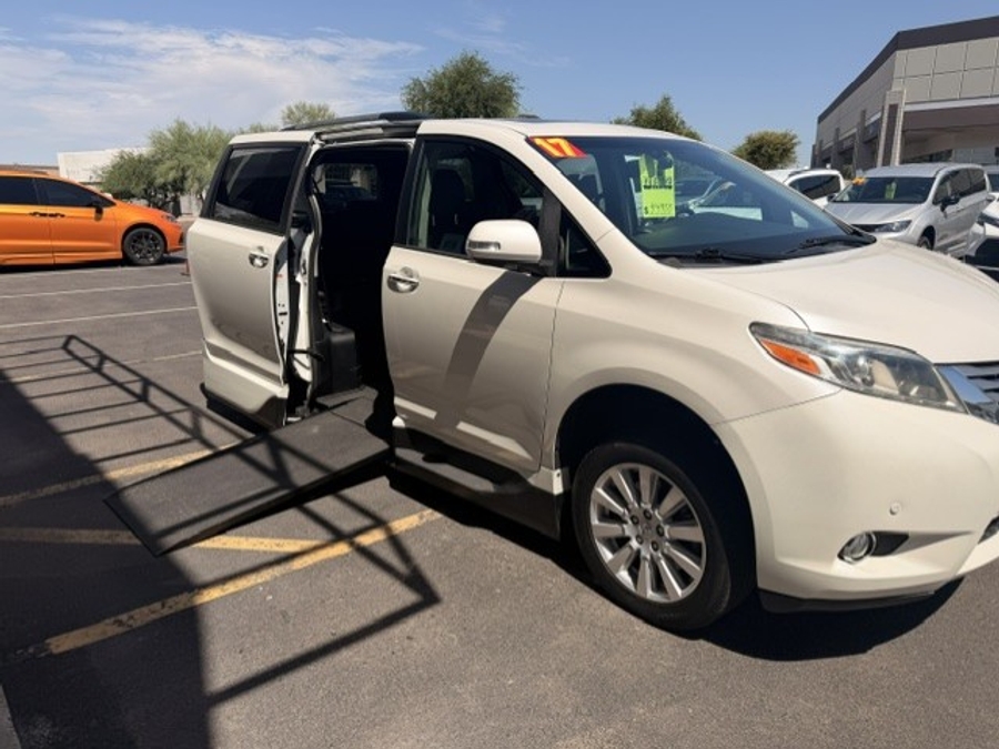 Used 2017 Toyota Sienna XLE - VMI Side Entry In Floor Automatic Ramp