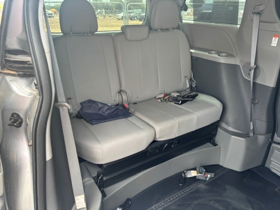 Used 2020 Toyota Sienna XLE - BraunAbility Side Entry Fold Out Automatic Ramp