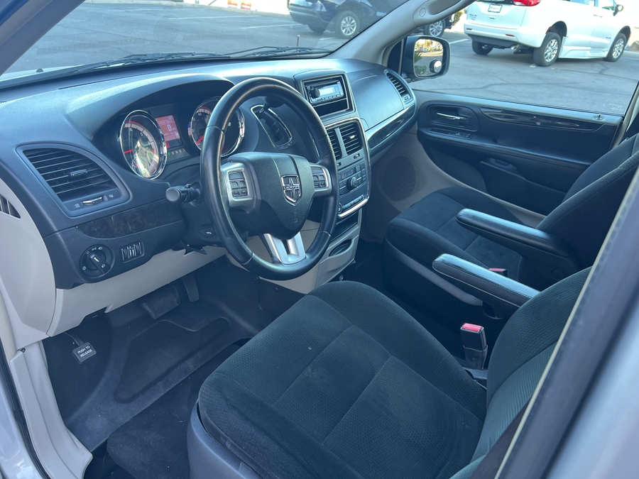 Used 2012 Dodge Grand Caravan SXT - BraunAbility Side Entry Entry Fold Out Automatic Ramp