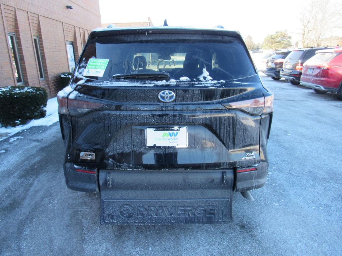 2024 TOYOTA SIENNA - Image 12