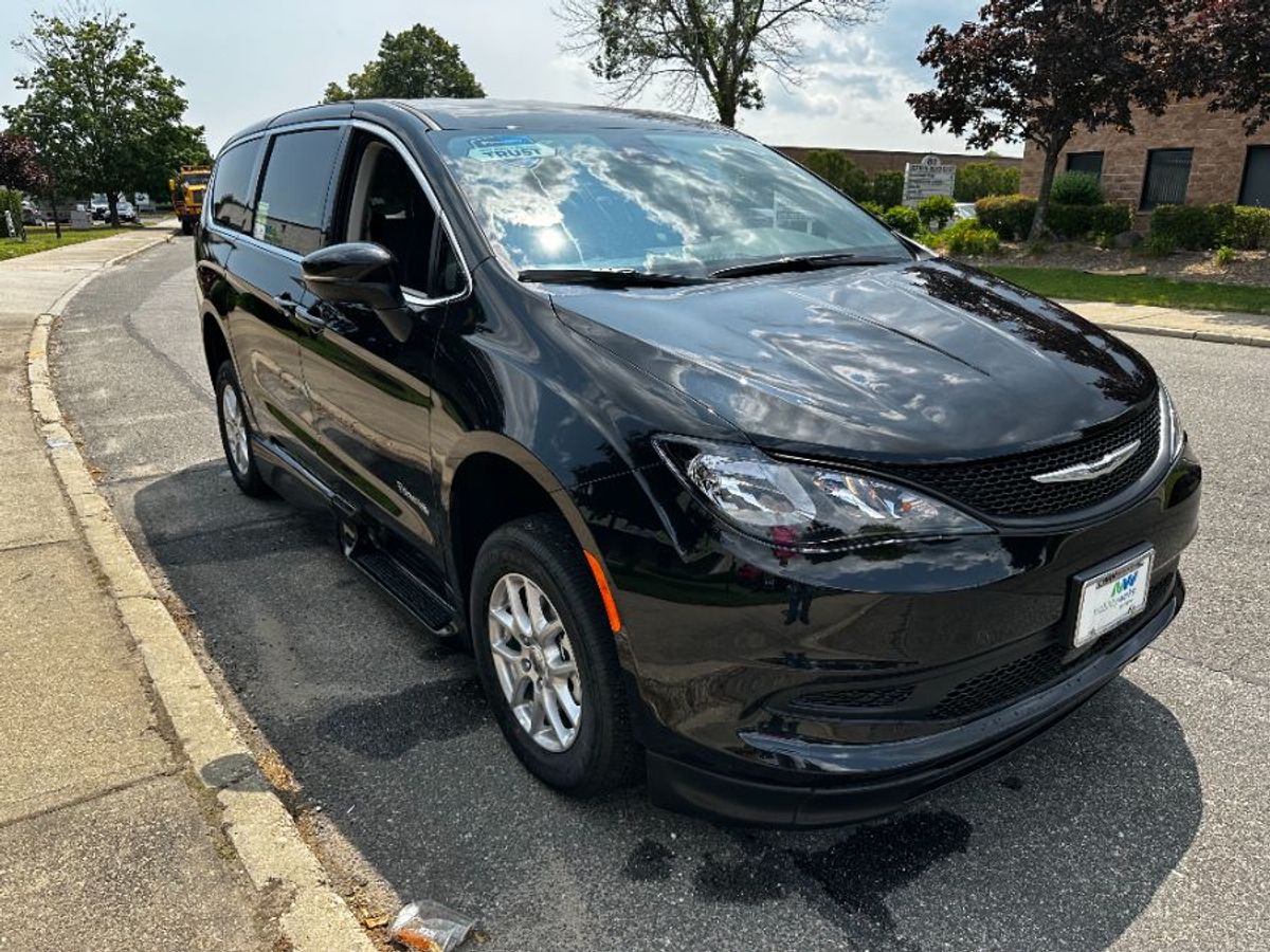 2023 CHRYSLER VOYAGER - Image 3