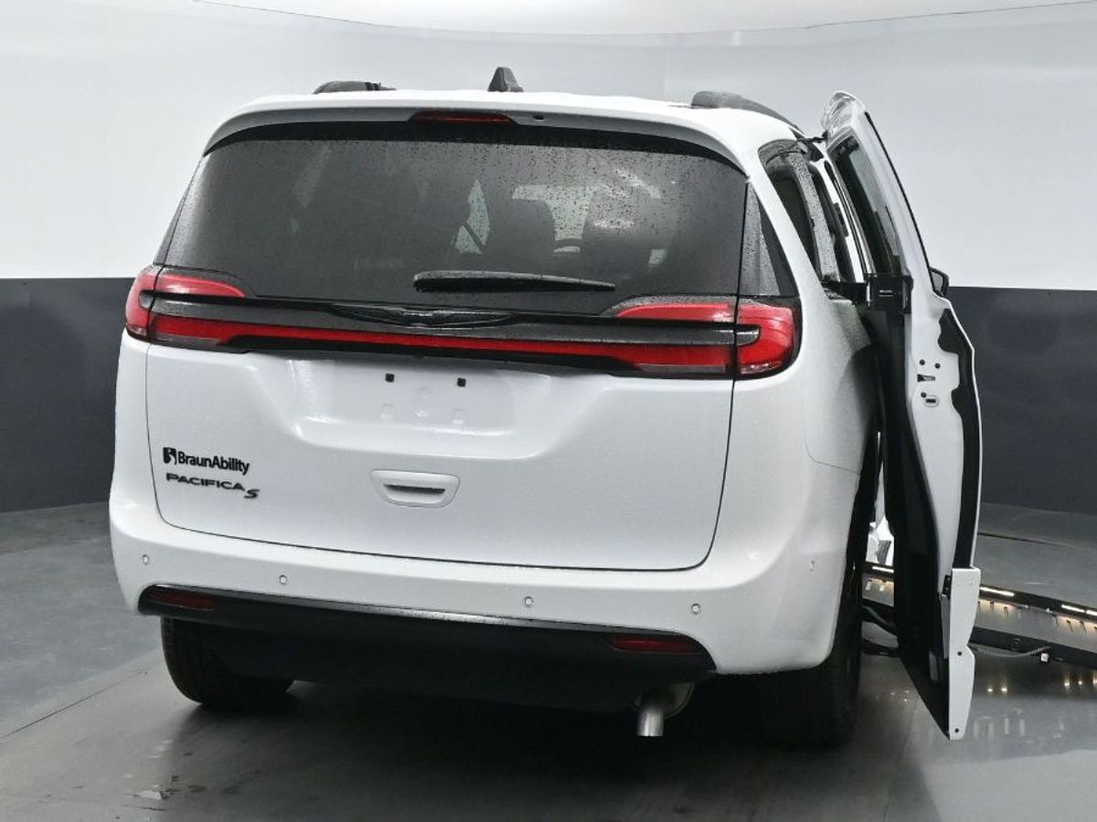 2024 CHRYSLER PACIFICA - Image 22