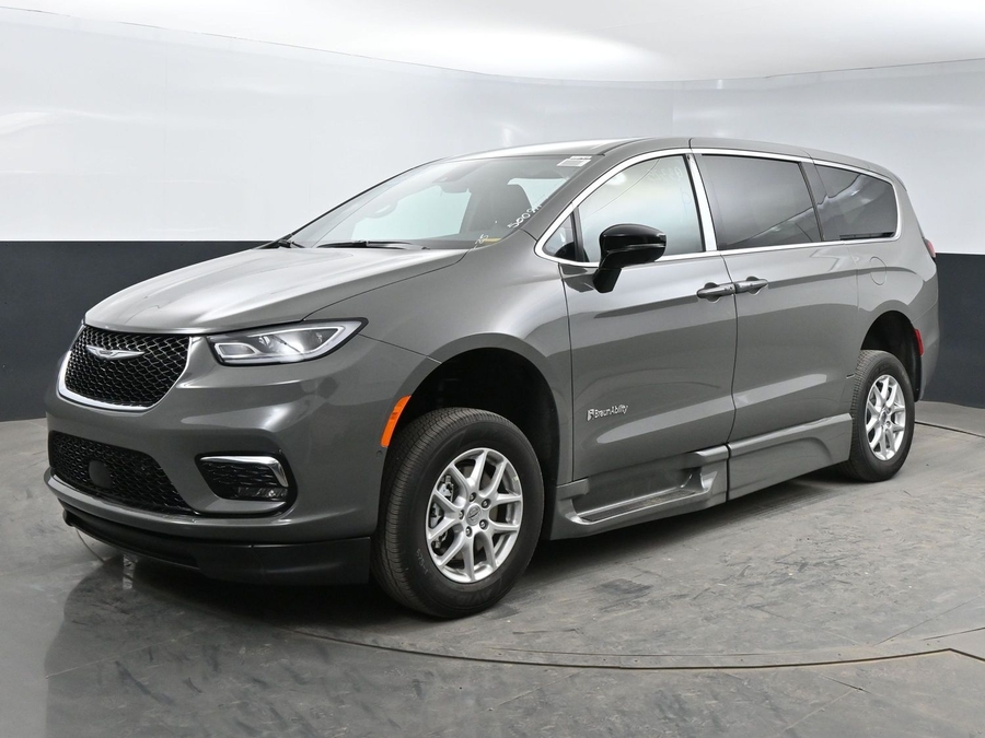 Used 2025 Chrysler Pacifica Select Safety - BraunAbility Side Entry In Floor Automatic Ramp