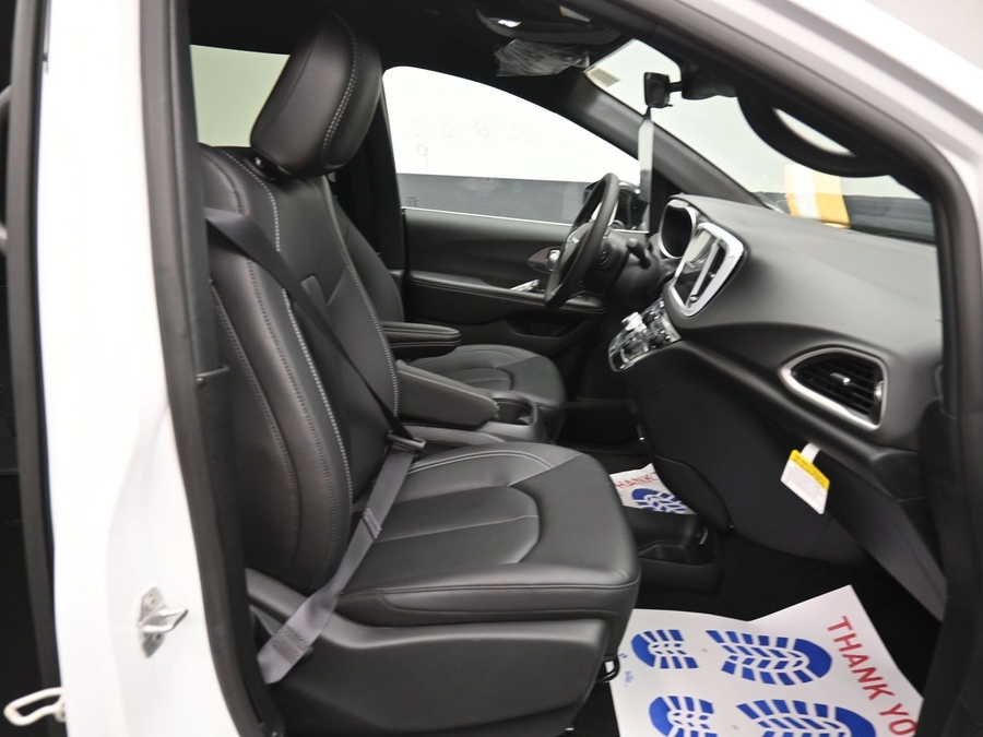 New 2026 Chrysler Voyager LX - BraunAbility Side Entry Fold Out Manual Ramp