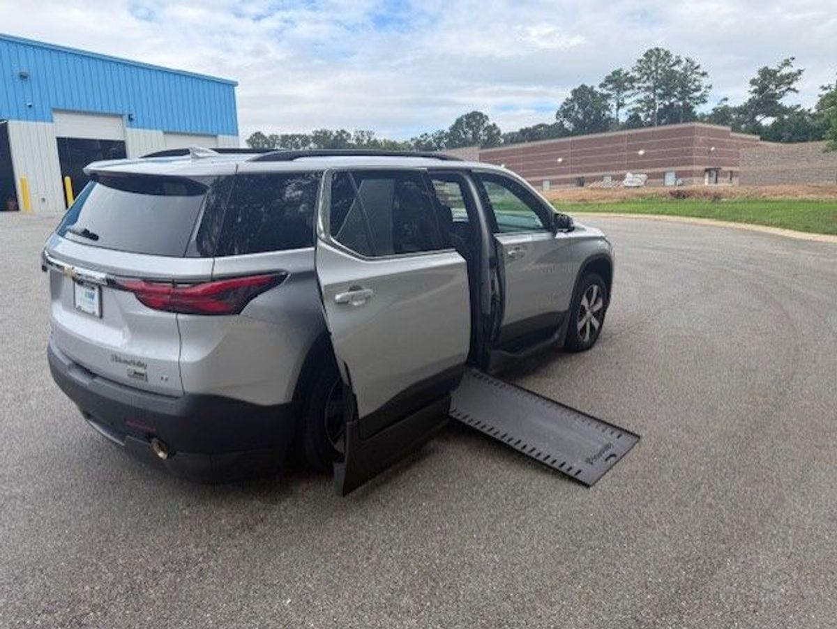 Silver Chevrolet Traverse image number 8