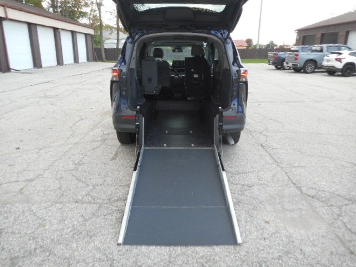 2024 TOYOTA SIENNA - Image 13