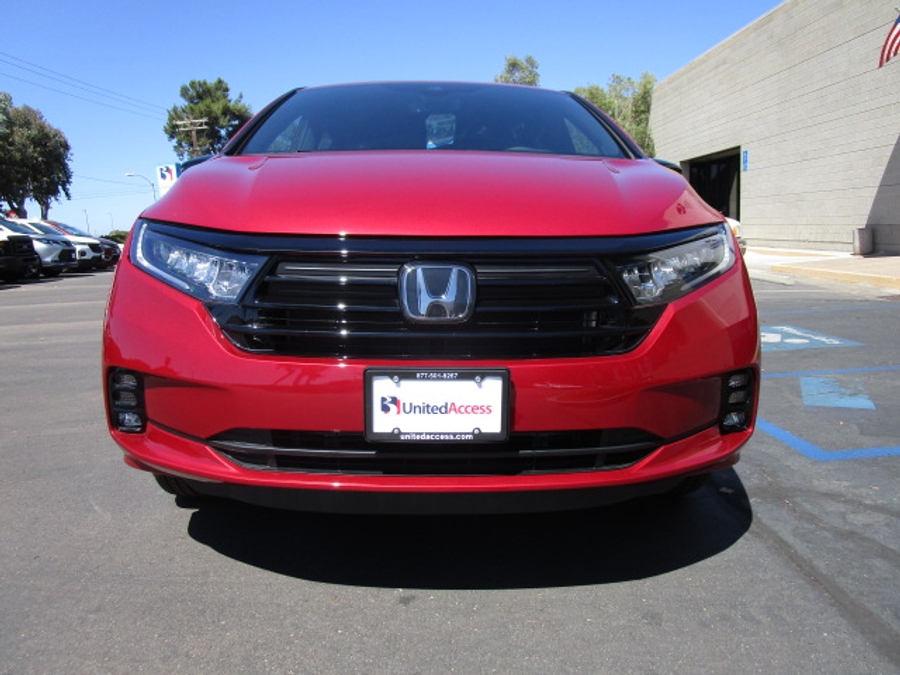 New 2026 Honda Odyssey Sport - BraunAbility Side Entry In Floor Automatic Ramp