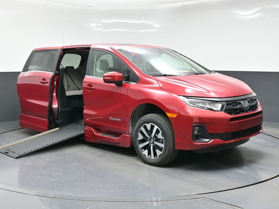 Red Honda Odyssey with Side Entry Automatic In Floor ramp