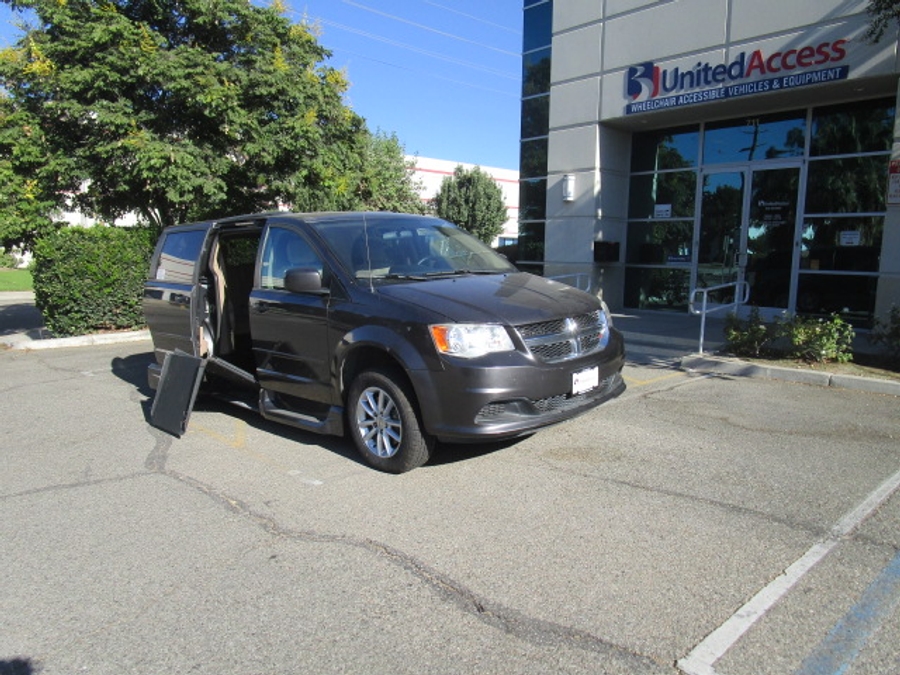 Used 2016 Dodge Grand Caravan SXT - VMI Side Entry Fold Out Automatic Ramp