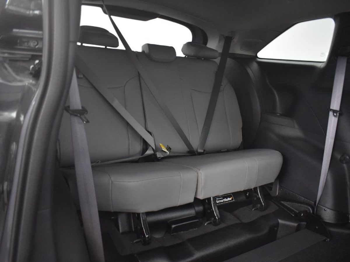 2025 TOYOTA SIENNA - Image 10