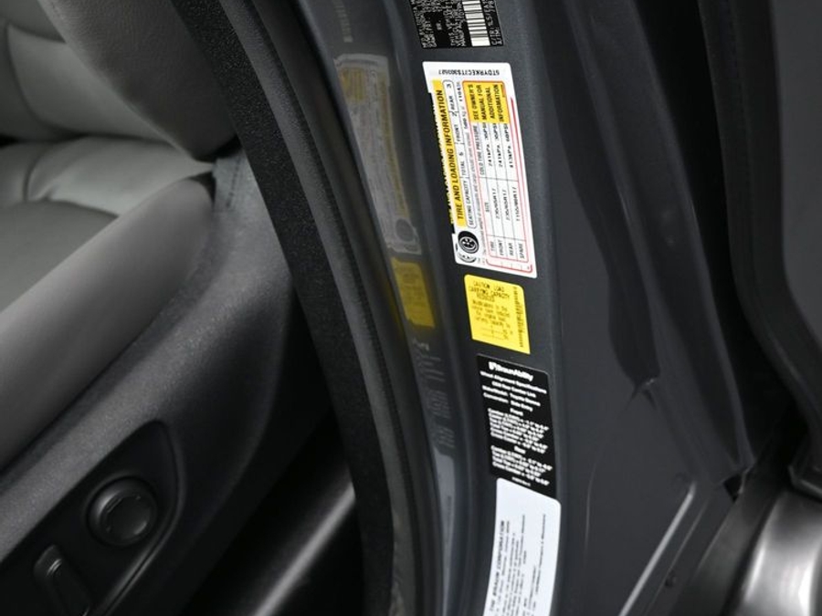 New 2026 Toyota Sienna Hybrid XLE Base - BraunAbility Side Entry Entry Fold Out Automatic Ramp