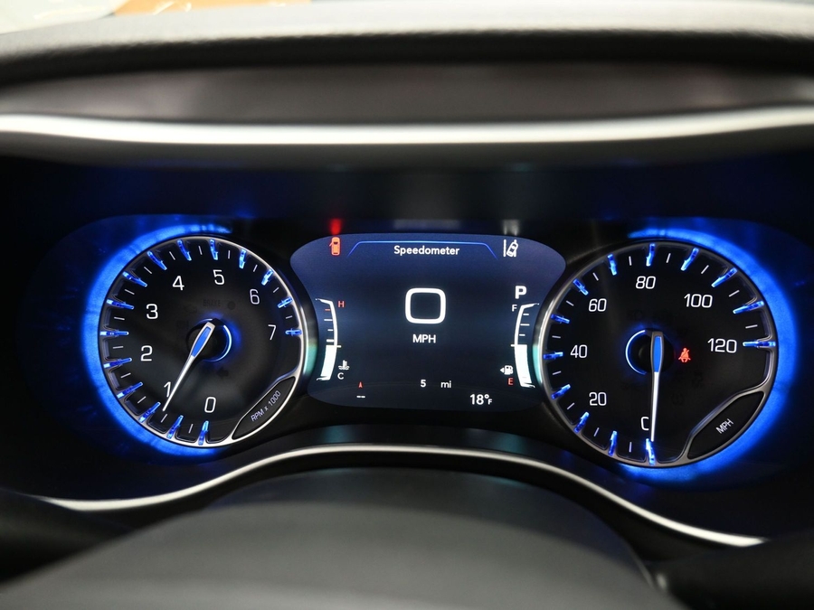 Black Chrysler Pacifica image number 15