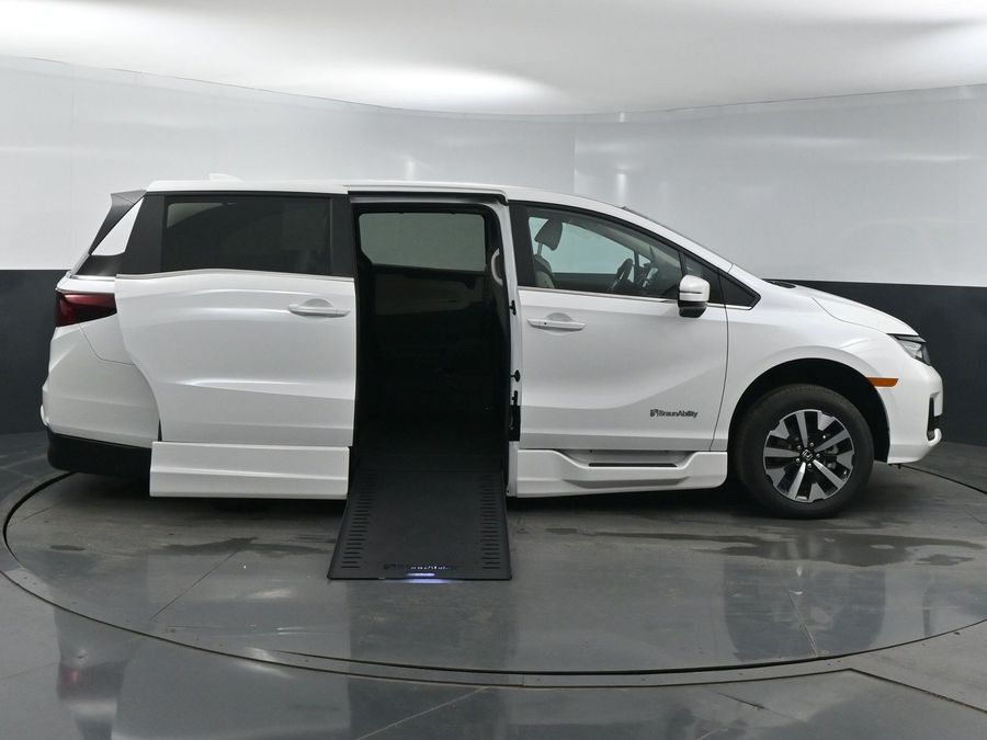 New 2025 Honda Odyssey EX-L - BraunAbility Side Entry Entry In Floor Automatic Ramp