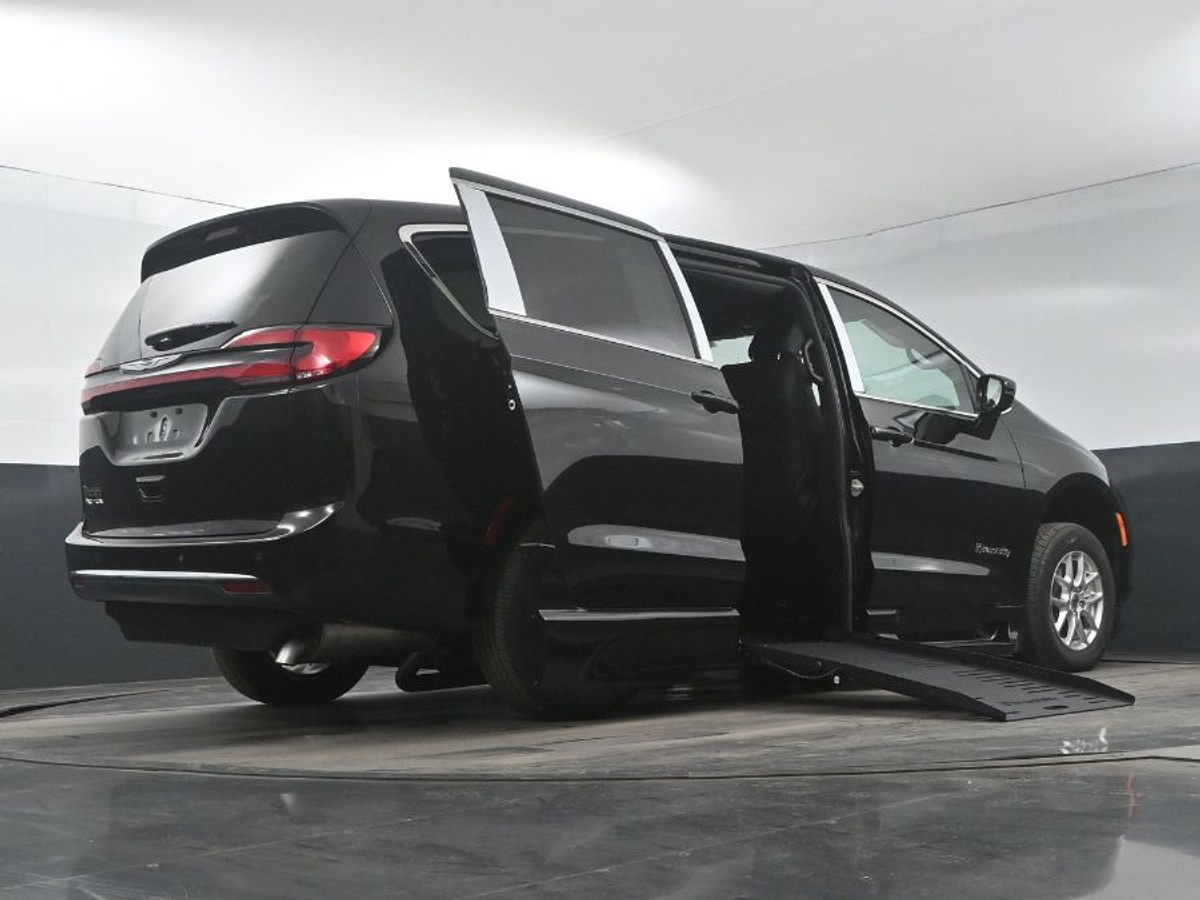 2025 CHRYSLER PACIFICA - Image 22