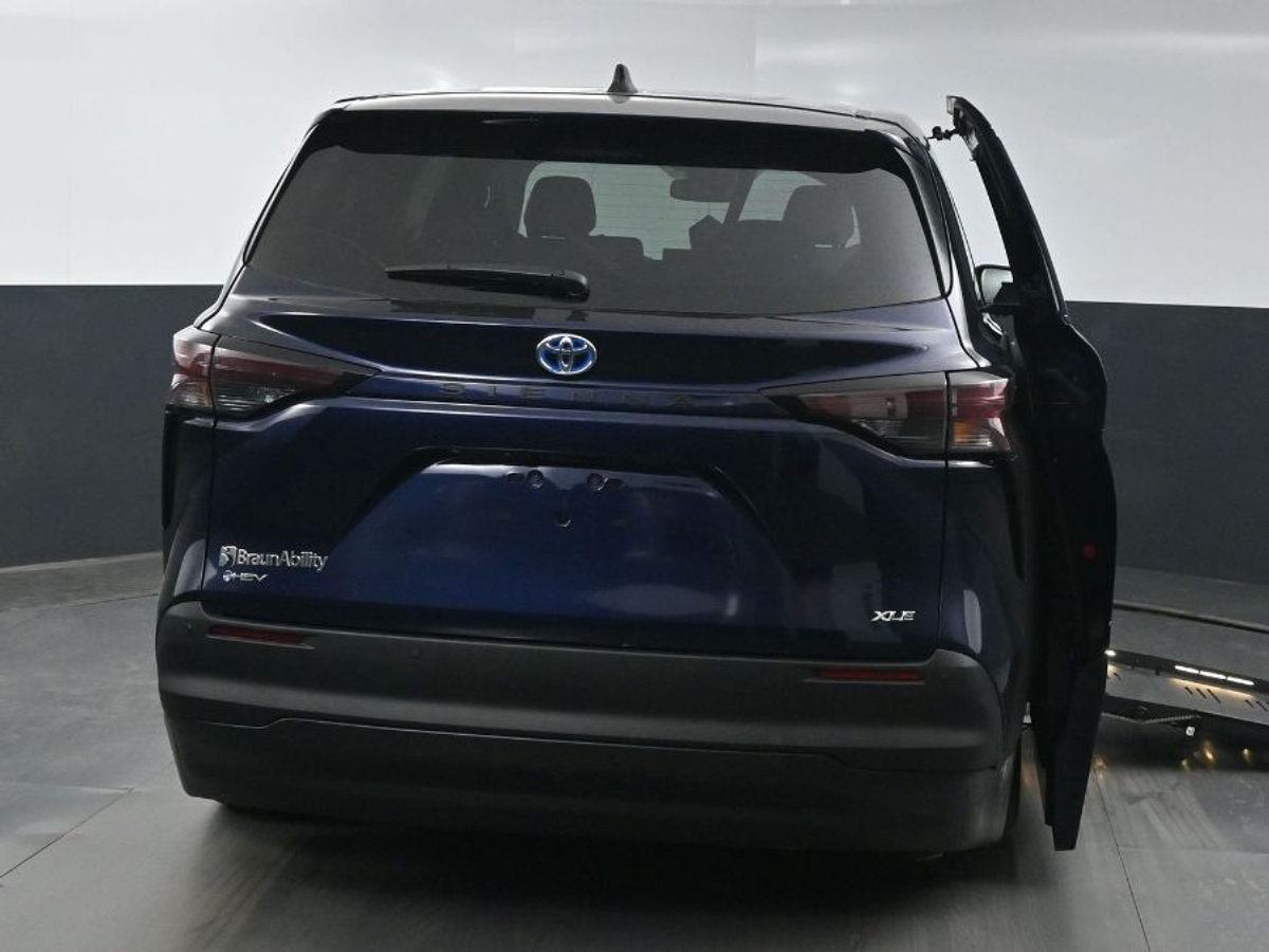 2025 TOYOTA SIENNA - Image 6