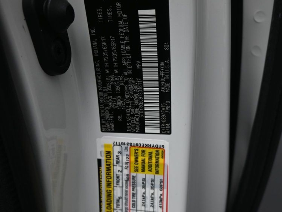 New 2026 Toyota Sienna Hybrid XLE Base - BraunAbility Side Entry Fold Out Automatic Ramp