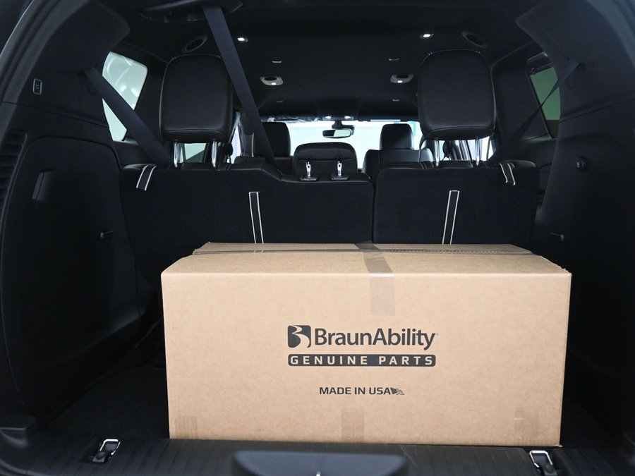New 2026 Chrysler Pacifica Select Sport - BraunAbility Side Entry Fold Out Automatic Ramp