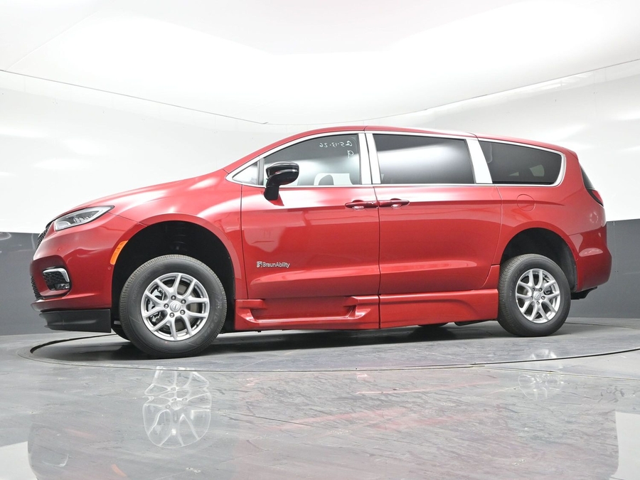 Red Chrysler Pacifica image number 23