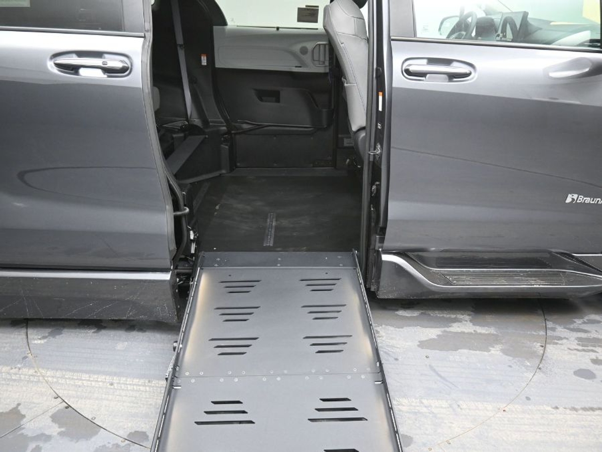 2025 TOYOTA SIENNA - Image 12