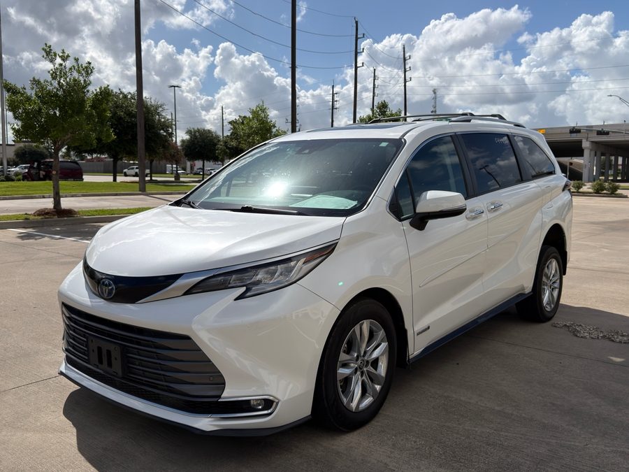 Used 2021 Toyota Sienna Hybrid Limited - Rear Entry Fold Out Manual Ramp