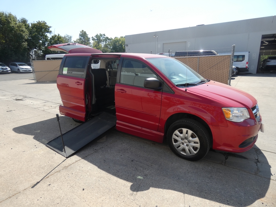 2016 Dodge Grand Caravan SE - Photo 17