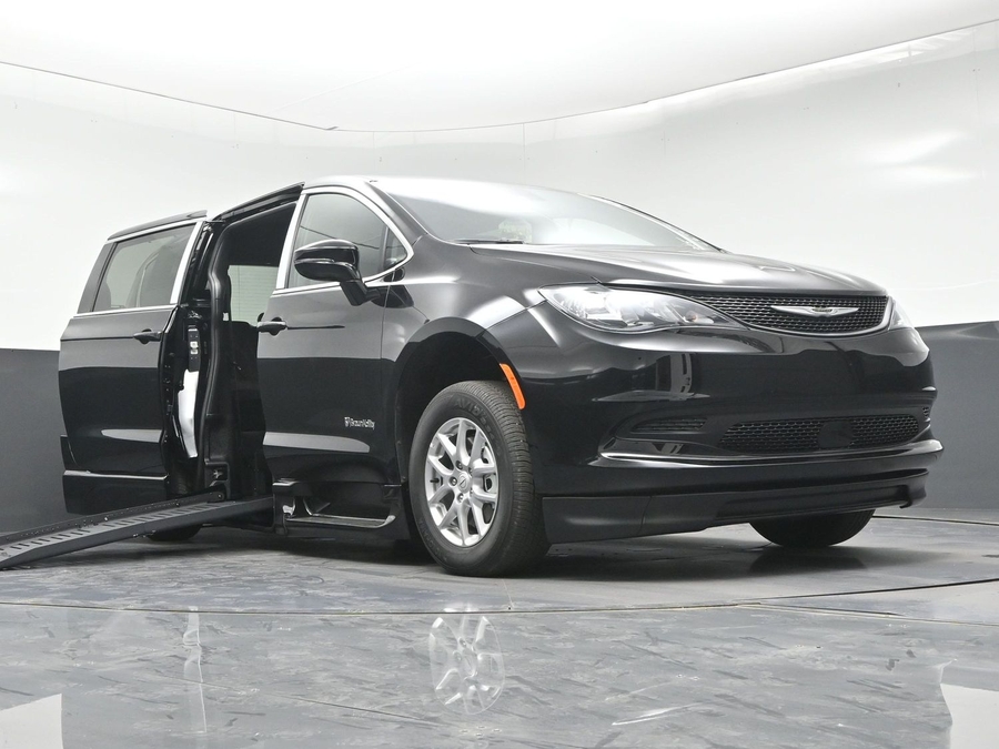 New 2026 Chrysler Voyager LX - BraunAbility Side Entry Fold Out Automatic Ramp