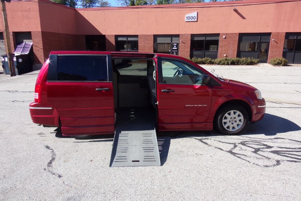 2008 Chrysler Town & Country LX