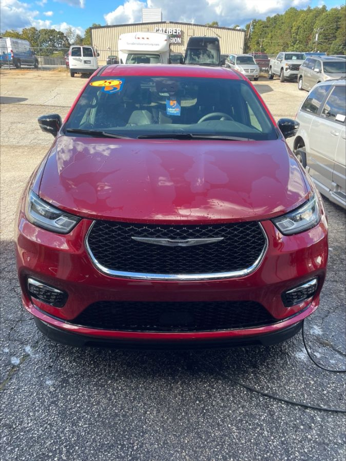 Red Chrysler Pacifica image number 1