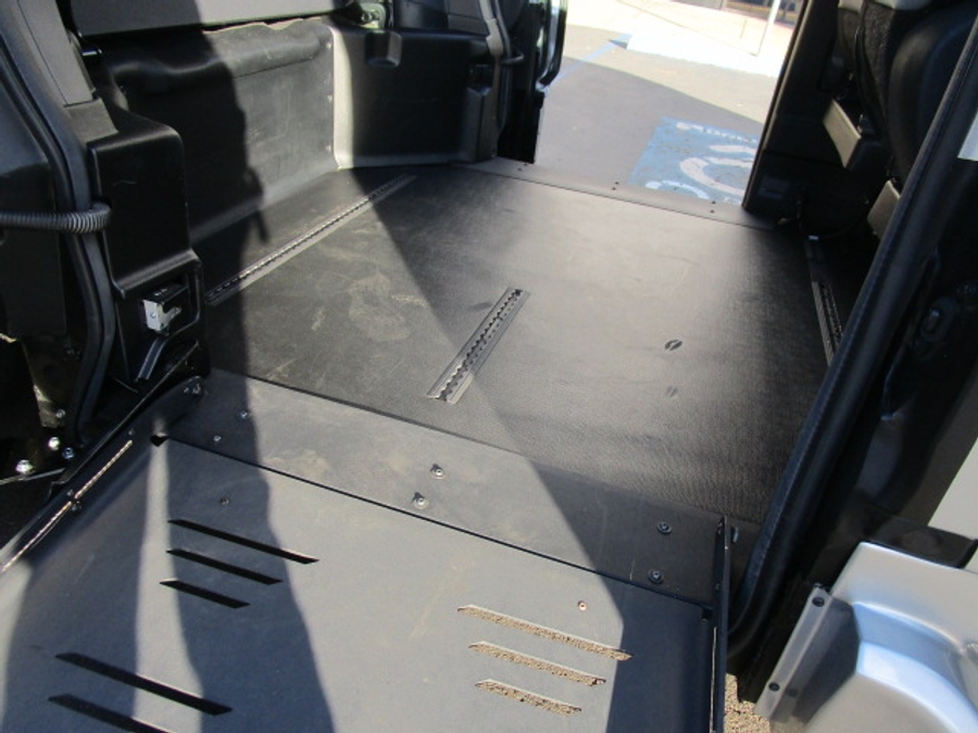 Used 2024 Toyota Sienna Hybrid XLE Base - BraunAbility Side Entry Entry Fold Out Automatic Ramp