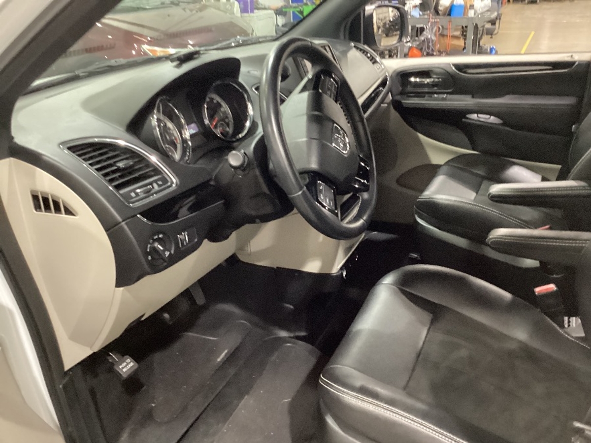 2019 DODGE GRAND CARAVAN - Image 17