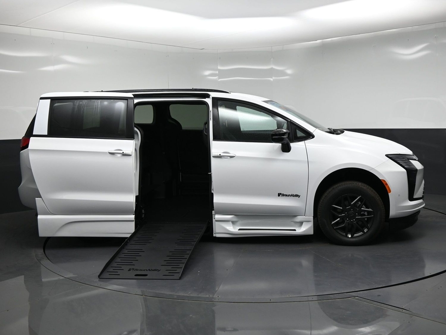 New 2027 Chrysler Pacifica Select Sport - BraunAbility Side Entry Fold Out Automatic Ramp
