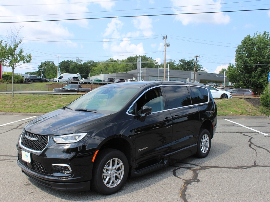 Número de imagen Chrysler Pacifica negro 2
