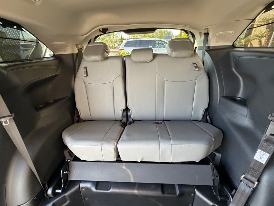 Used 2026 Toyota Sienna Hybrid XLE - BraunAbility Side Entry In Floor Automatic Ramp