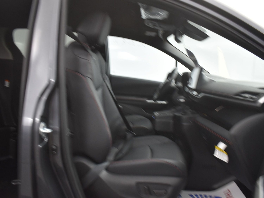 New 2025 Toyota Sienna Hybrid XSE Sport - BraunAbility Side Entry Entry Fold Out Automatic Ramp