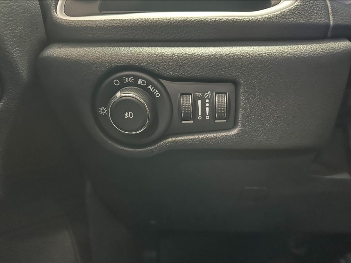 2025 CHRYSLER PACIFICA - Image 20