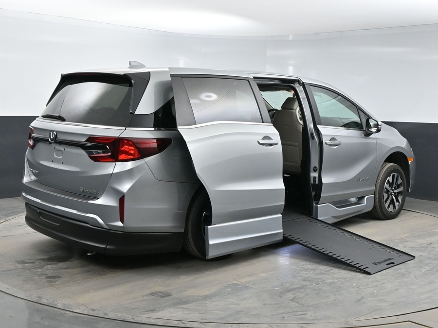 New 2026 Honda Odyssey EX-L - BraunAbility Side Entry Entry In Floor Automatic Ramp