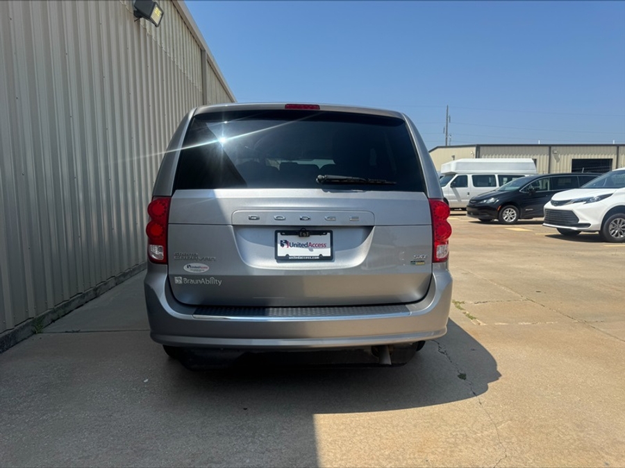 Used 2015 Dodge Grand Caravan SXT - BraunAbility Side Entry Fold Out Automatic Ramp