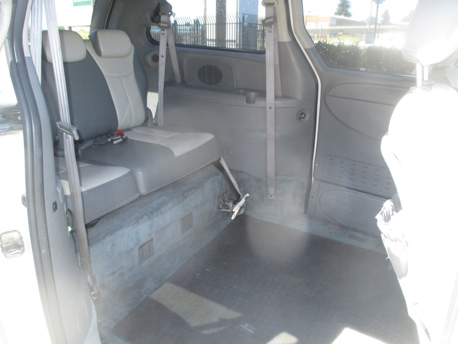 2005 Dodge Grand Caravan SE - Photo 12