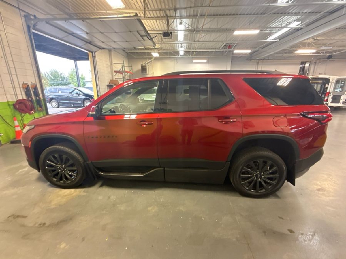 Red Chevrolet Traverse image number 9
