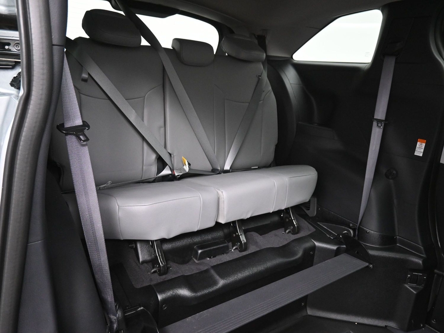 New 2025 Toyota Sienna Hybrid XLE Base - BraunAbility Side Entry Entry Fold Out Automatic Ramp