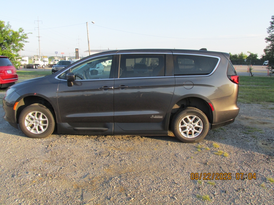 Granite Crystal Metallic Chrysler Voyager with Side Entry Automatic Fold Out ramp
