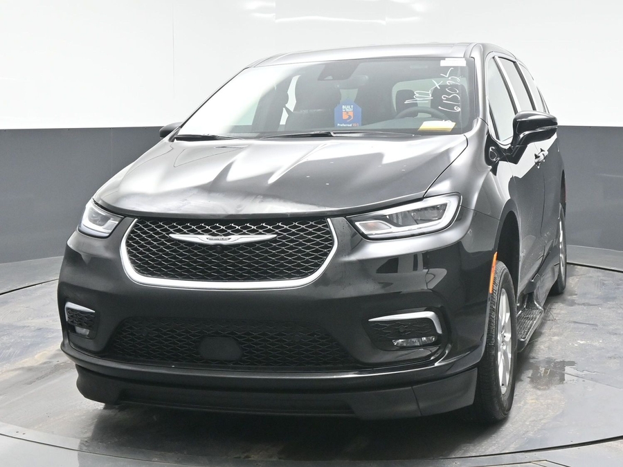 Black Chrysler Pacifica image number 1