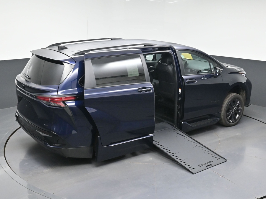 New 2026 Toyota Sienna Hybrid XSE Sport - BraunAbility Side Entry In Floor Automatic Ramp