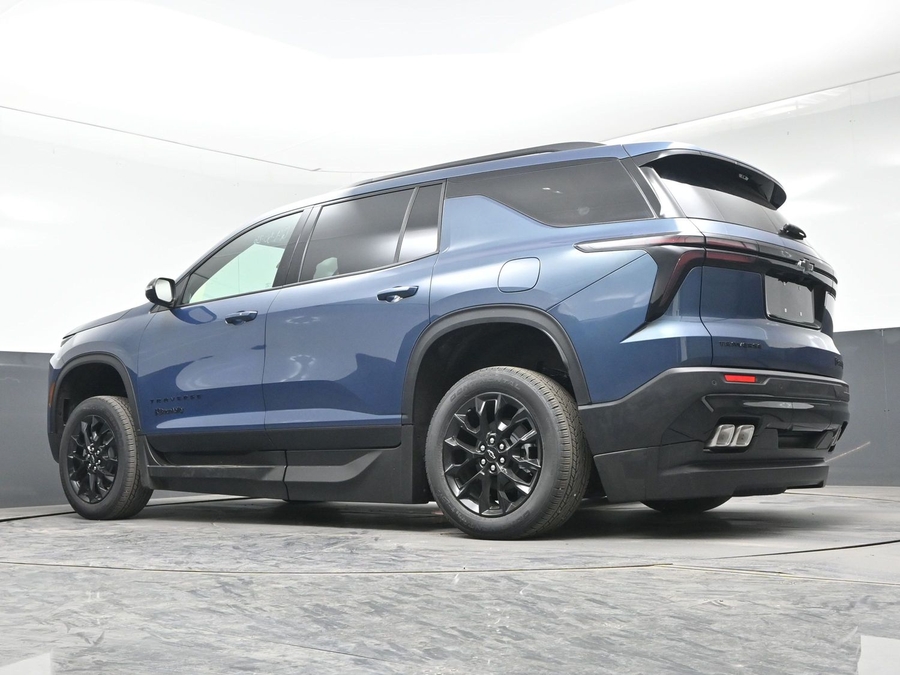 New 2026 Chevrolet Traverse 1LT Midnight - BraunAbility Side Entry Entry In Floor Automatic Ramp