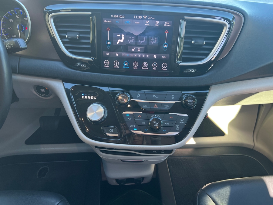 Used 2019 Chrysler Pacifica Touring L - BraunAbility Side Entry Entry Fold Out Automatic Ramp