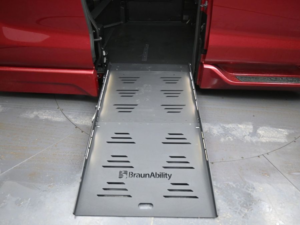 2025 TOYOTA SIENNA - Image 11