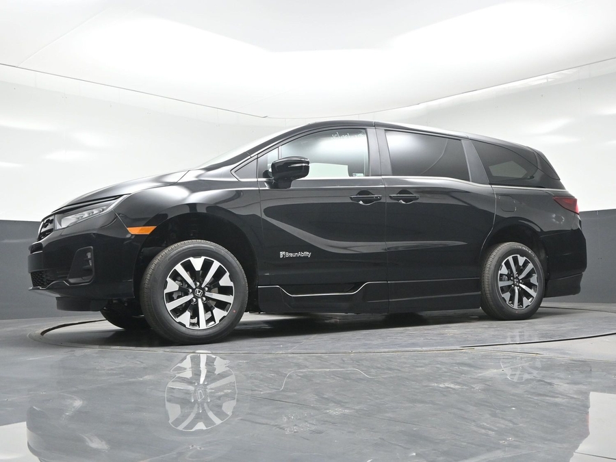Black Honda Odyssey image number 11