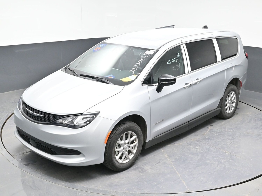 New 2026 Chrysler Voyager LX - BraunAbility Side Entry Entry Fold Out Manual Ramp